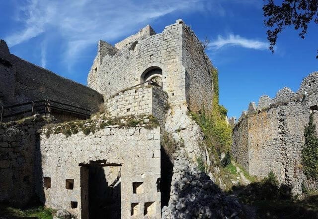 puilarens castillo cataro