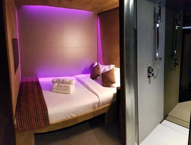 habitacion bloc hotel gatwick