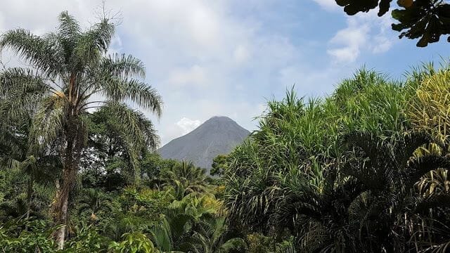 volcán arenal desde las Termas de Tabacón