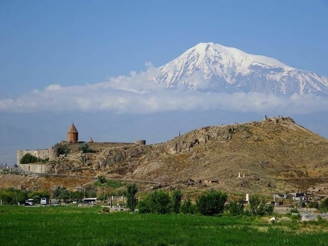 monasterio de Khor Virap con el Ararats detrás