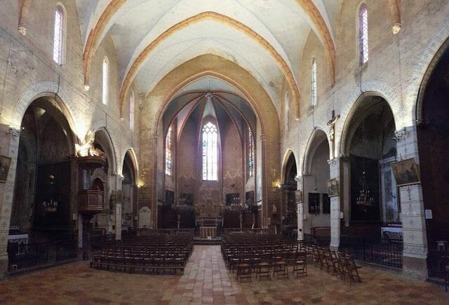 nave de La iglesia de San Miguel de Lagrasse
