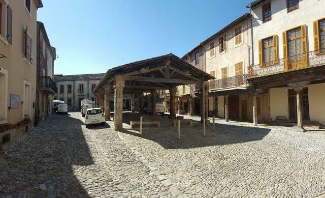 Soportales del mercado Lagrasse