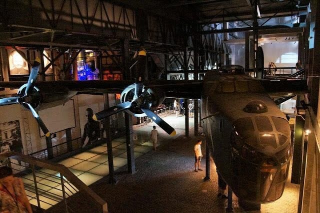 Museo del levantamiento de Varsovia b 24