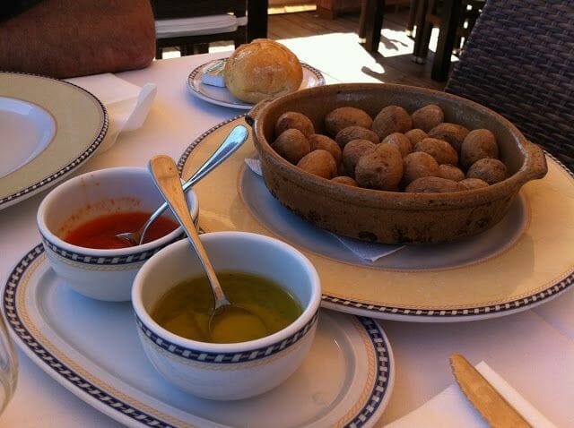 Papas arrugadas con mojo, comida tipica canarias