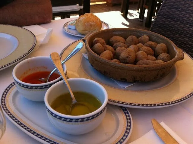 Papas arrugadas con mojo, comida tipica canarias
