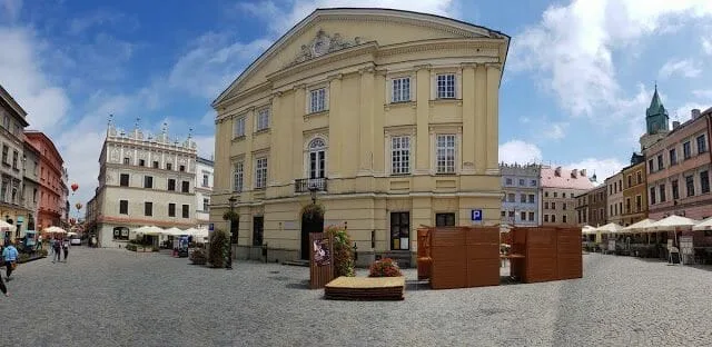 Tribunal de la corona y ruta subterránea