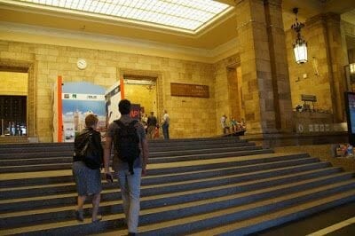 acceso al Palacio de la Cultura y la Ciencia