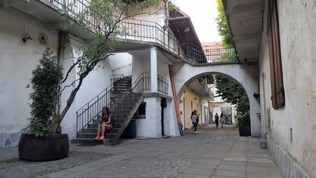 LAS ESCALERAS (escena de la Lista de Schindler)