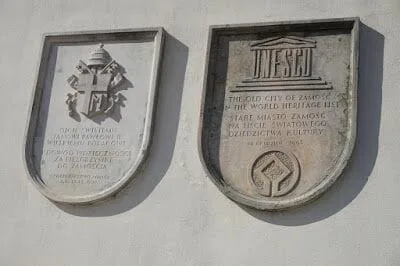 que ver en Zamosc, escudos