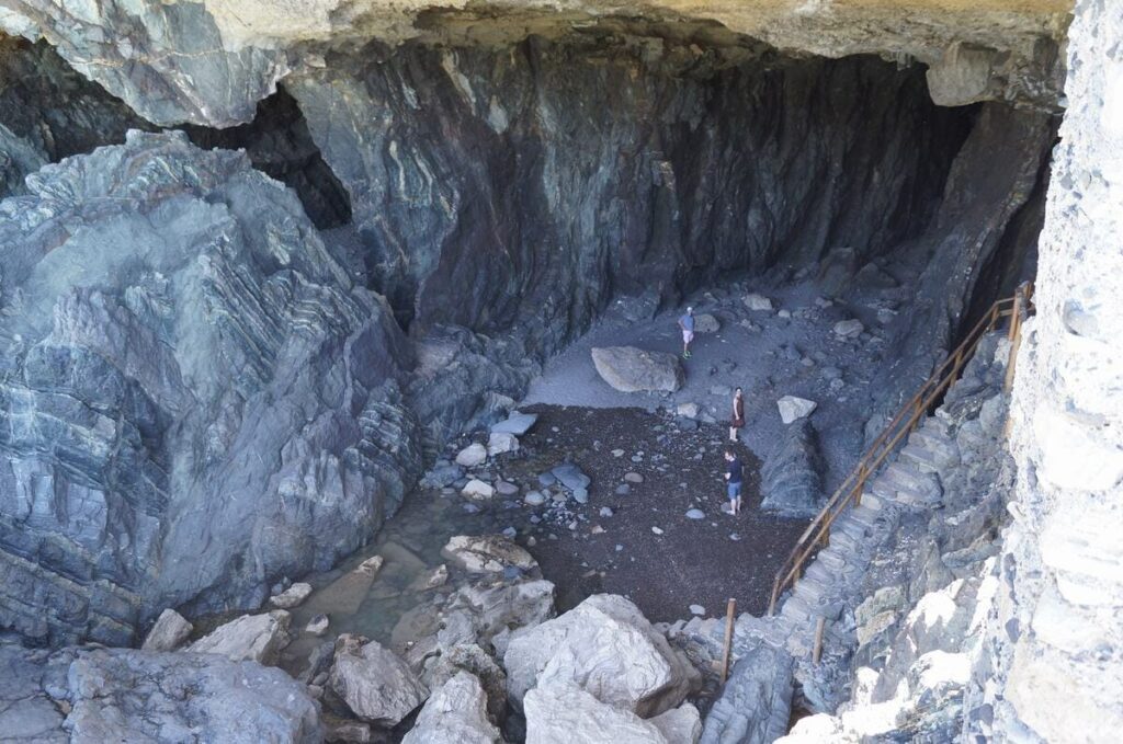 Puerto de la peña, ajui, fuerteventura, cuevas de Ajui, ajuy