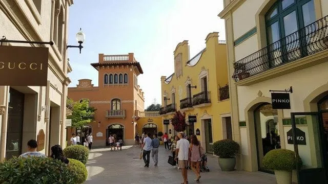 outlet la Roca