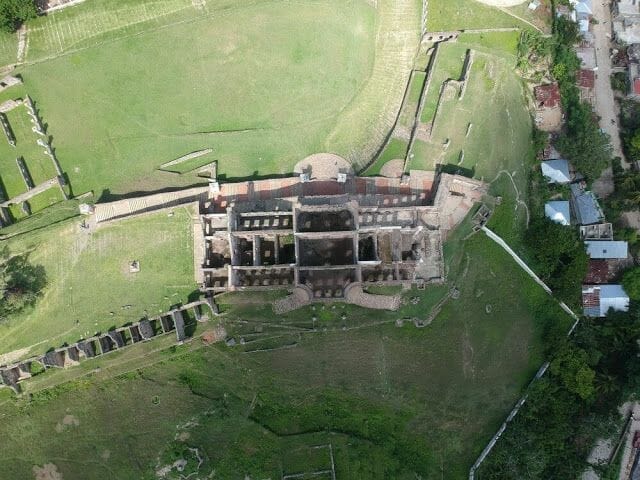 PALACIO DE SANS SOUCI desde drone