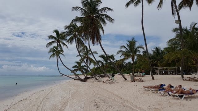 Playa Blanca tomando el sol