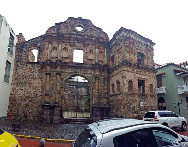 ANTIGUO CONVENTO DE STO. DOMINGO O ARCO CHATO