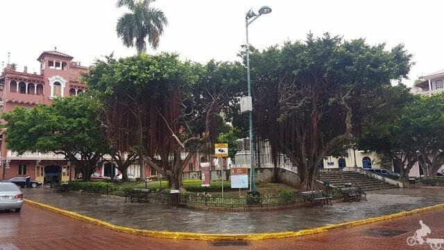plaza Bolívar - Qué ver en ciudad de Panamá