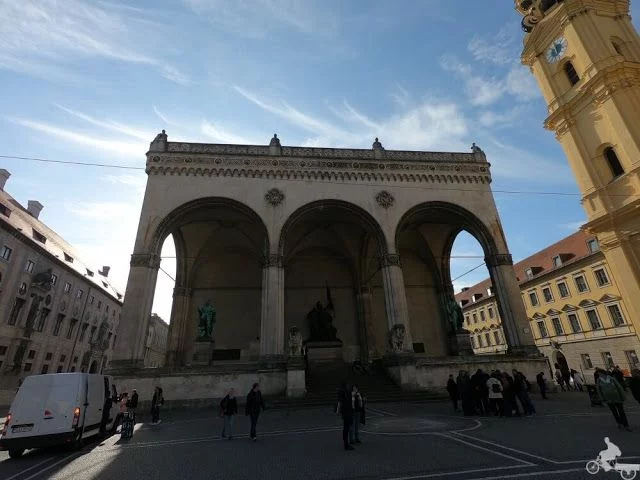 FELDHERRNHALLE