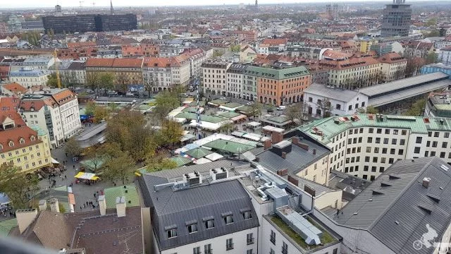 Viktualienmarkt vistas desde la iglesia de San Pedro