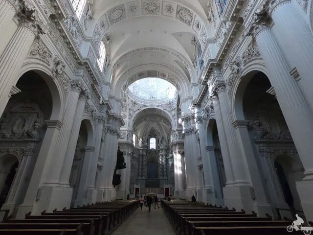 Iglesia de los Teatinos por dentro