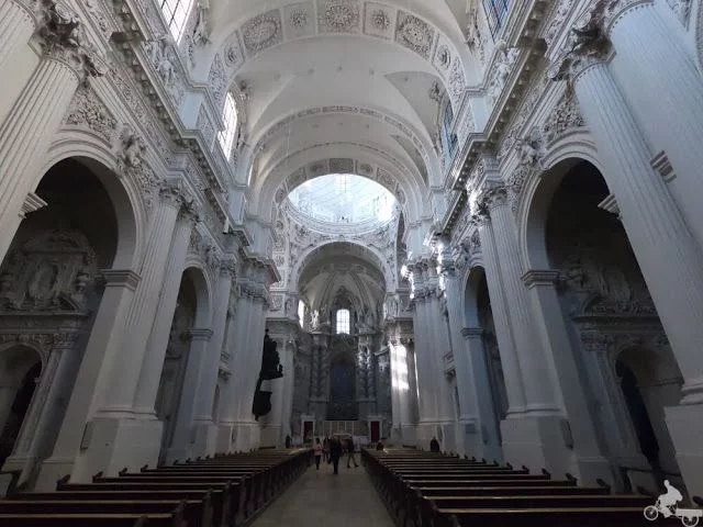 Iglesia de los Teatinos por dentro