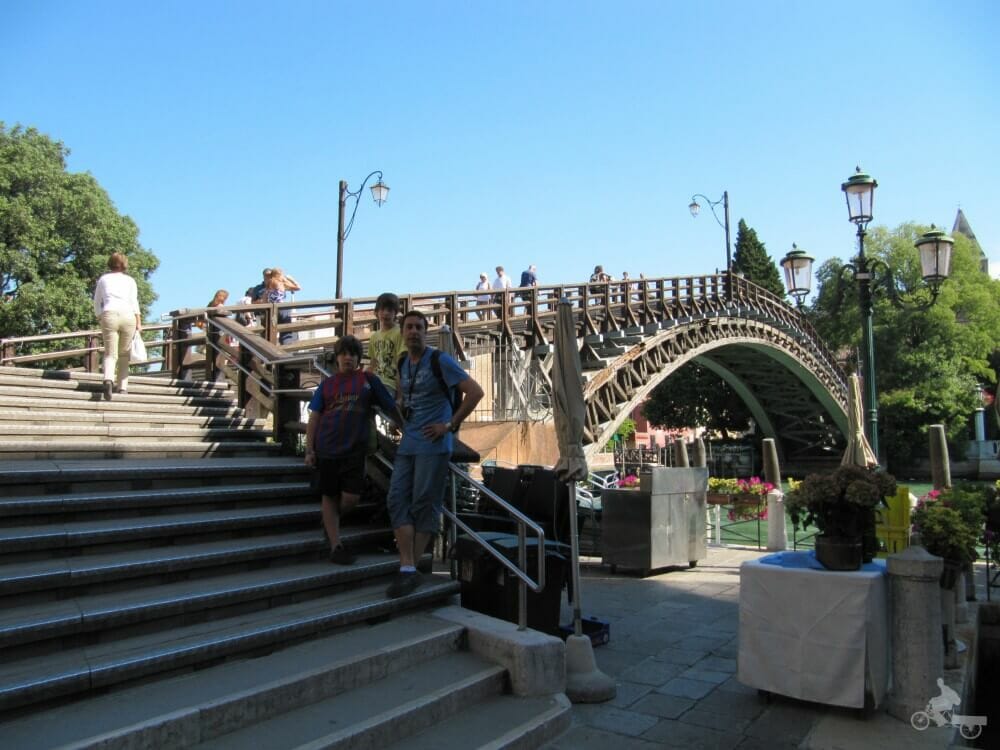 Puente de la Academia