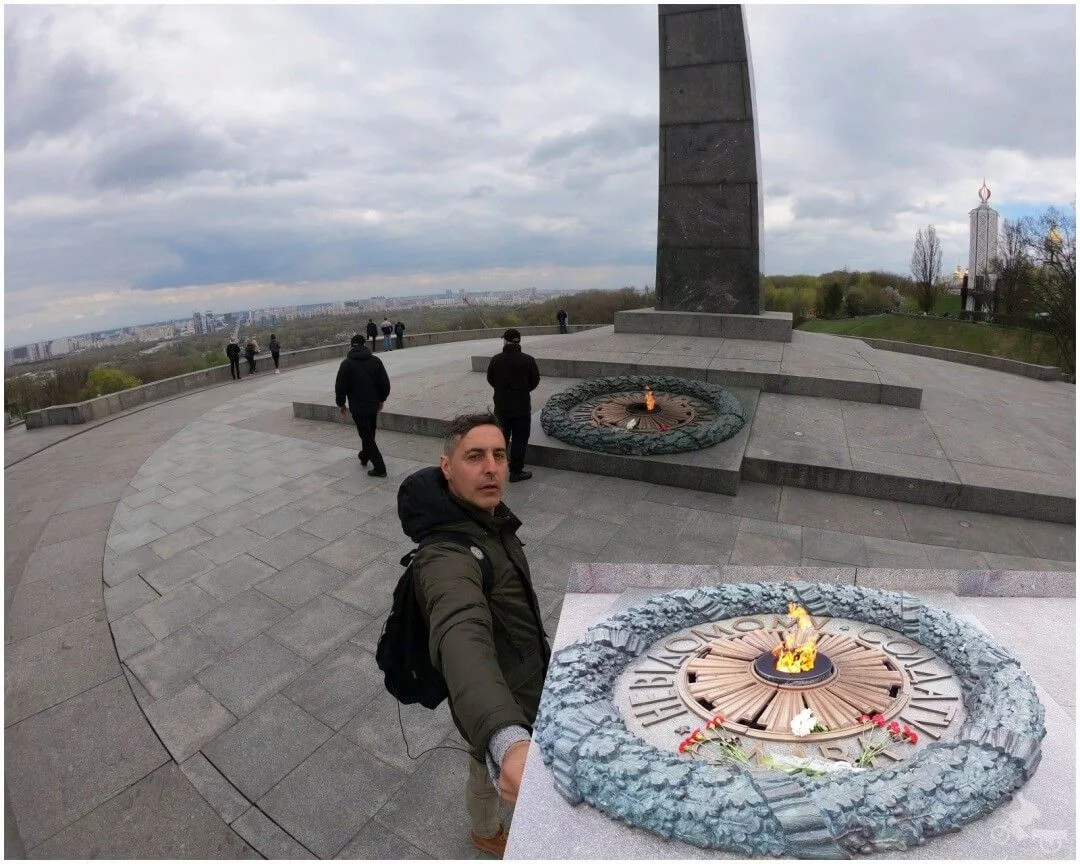 monumento soldado desconocido Kiev
