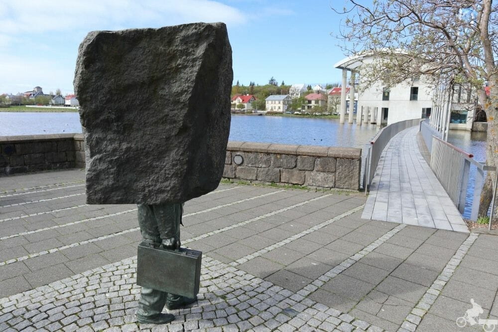 monumento burocrata reikiavik