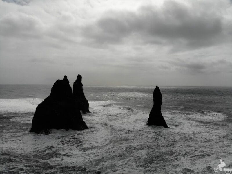 islotes reynisdrangar