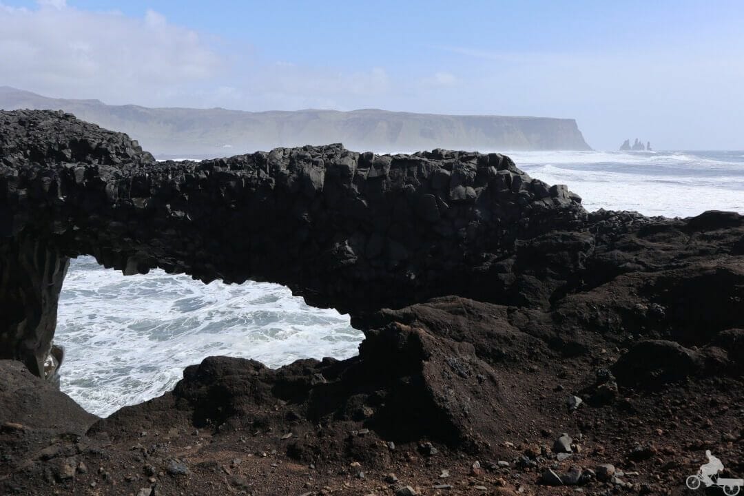 roca arco reynisfjara