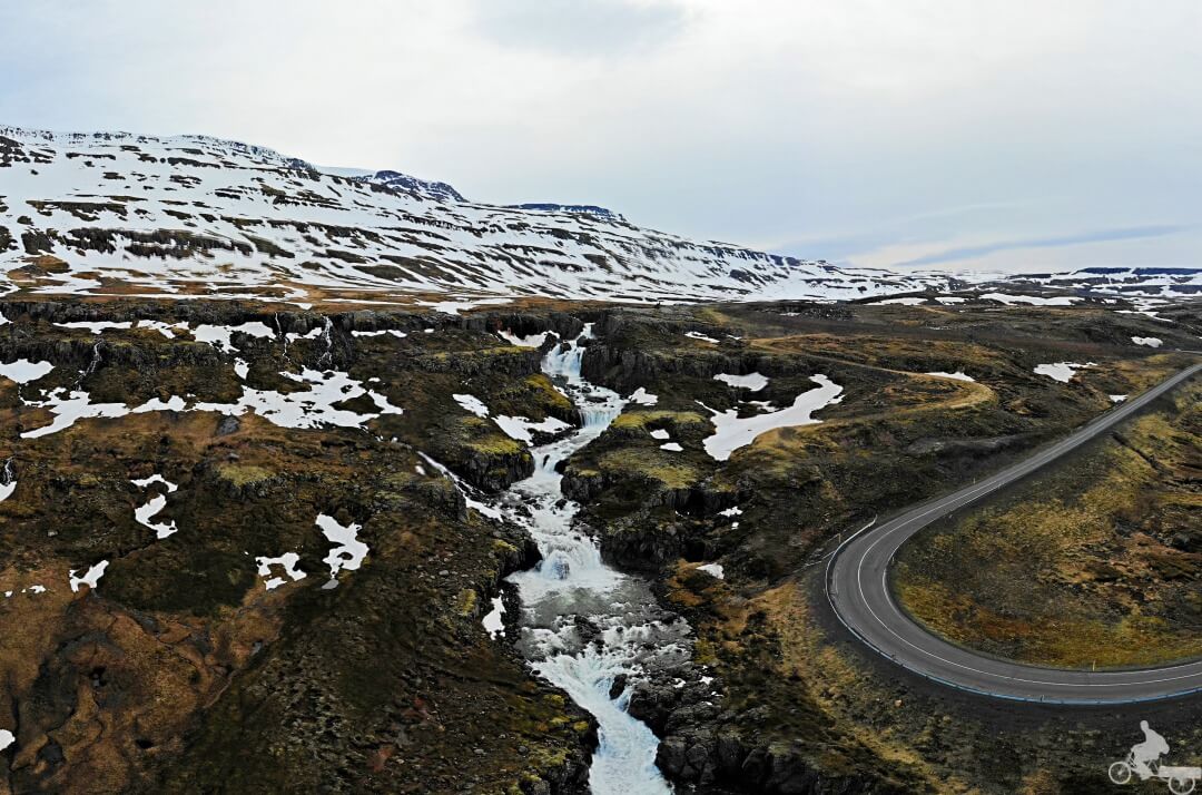 cascadas gufufoss drone