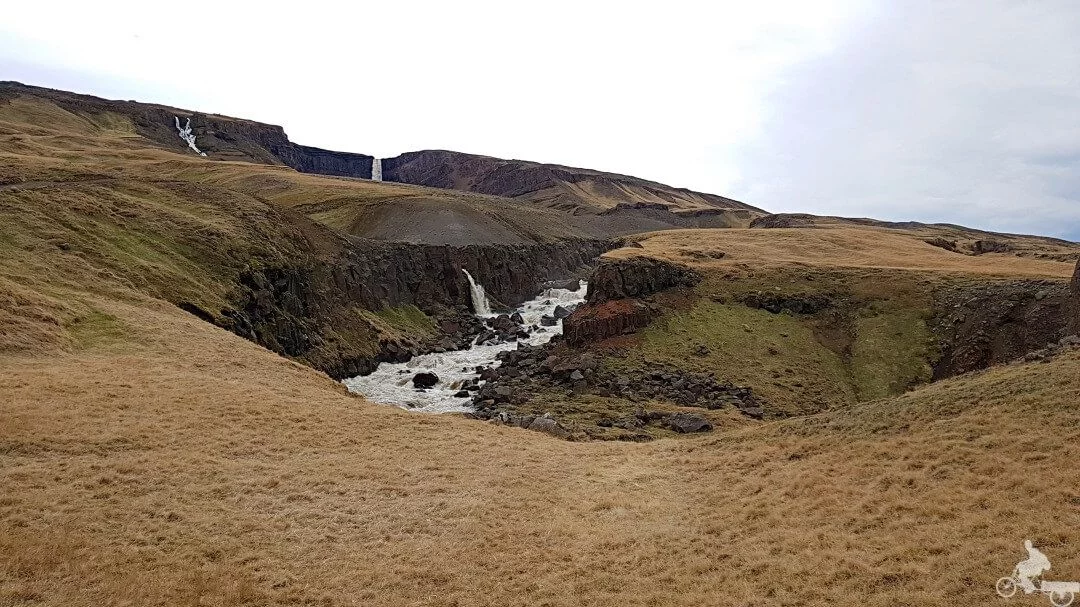 sendero que sube a hengifoss