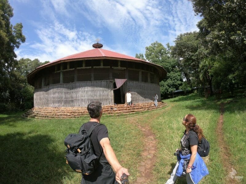 Monasterio Ura Kidane Mere lago tana
