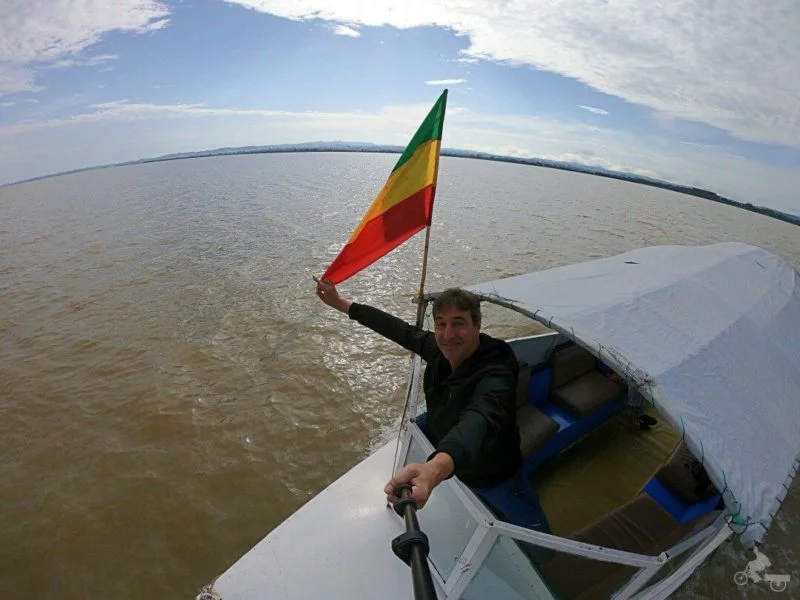 navegar lago tana