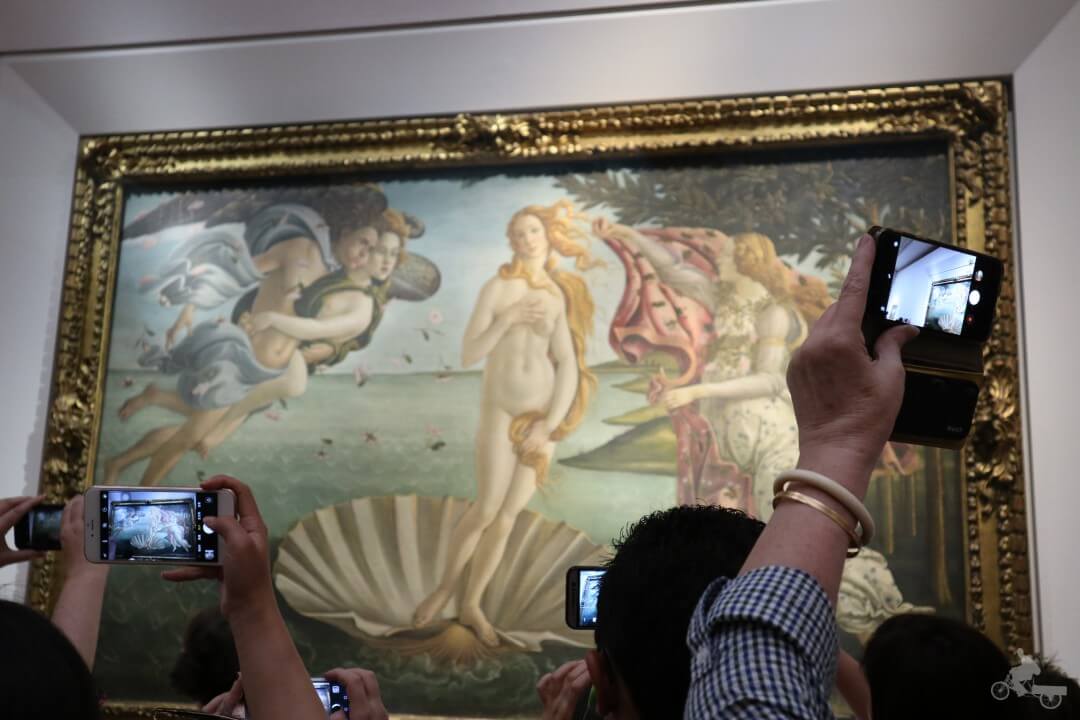 Nacimiento de la Venus de Botticelli en los Uffizi