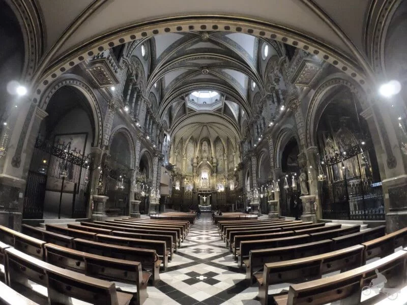 interior basilica montserrat