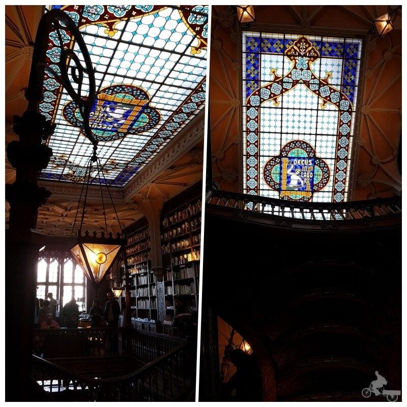 vidriera de la libreria lello