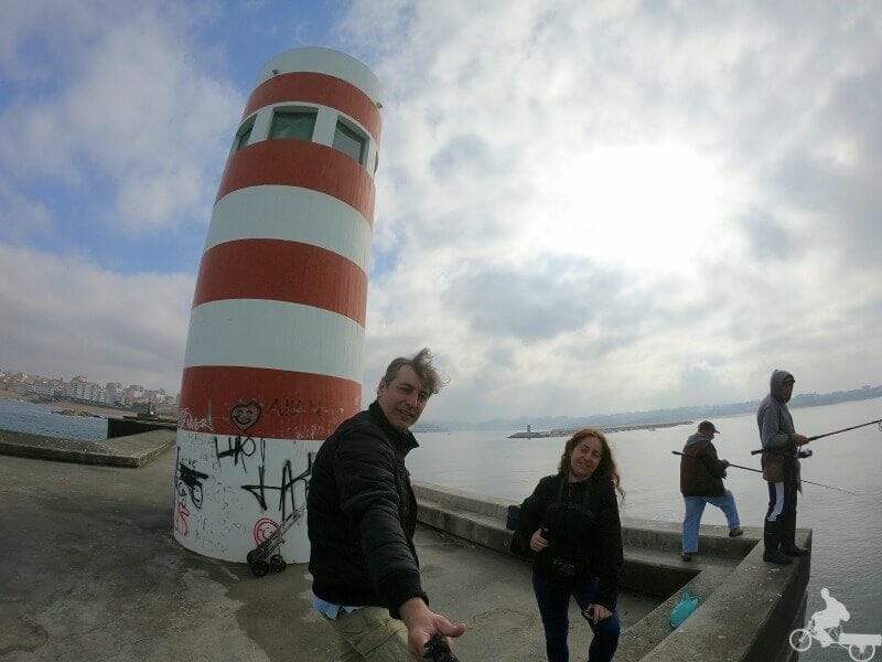 faro da barra en desembocadura del Duero