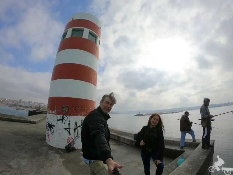 faro da barra en desembocadura del Duero