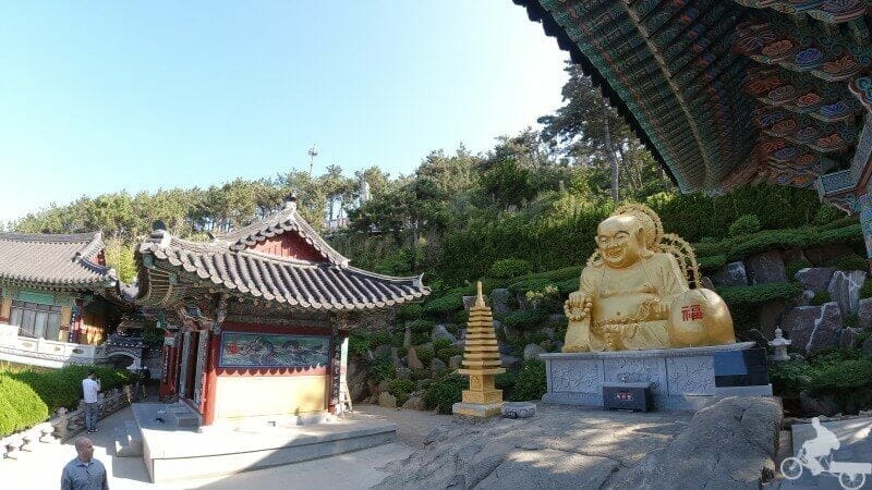 buda dorado templo haedong yonggungsa