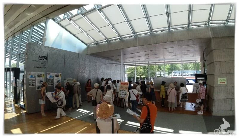 hall de llegadas al puerto de cruceros de nagasaki