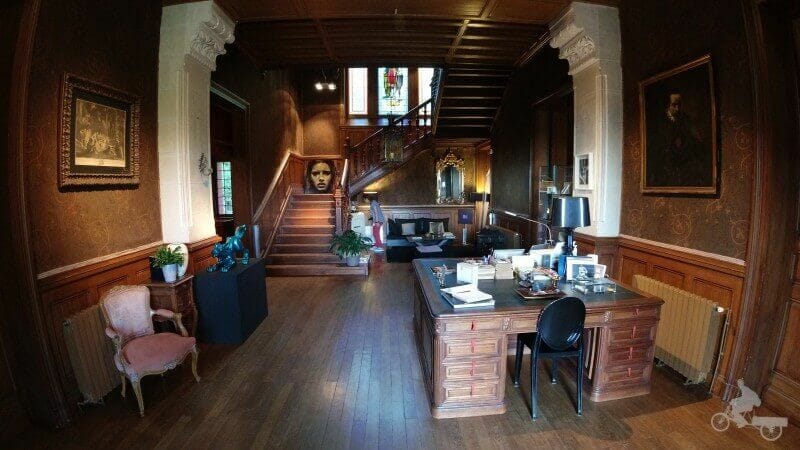 El castillo La Thuilière vestibulo