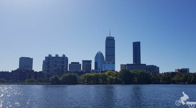 prudential tower desde el rio charles