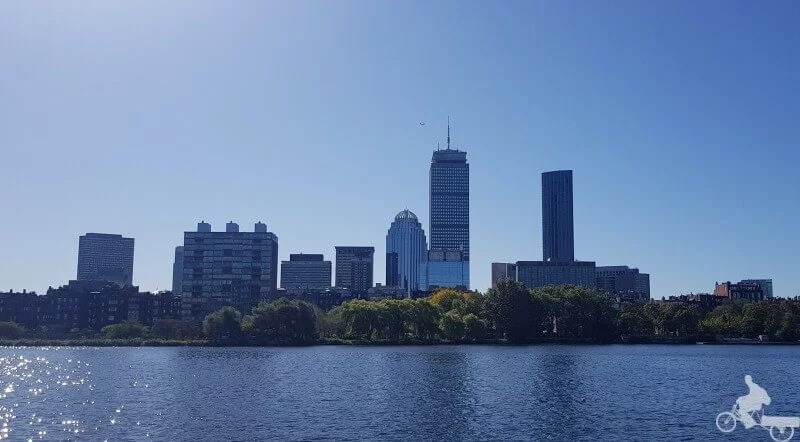prudential tower desde el rio charles