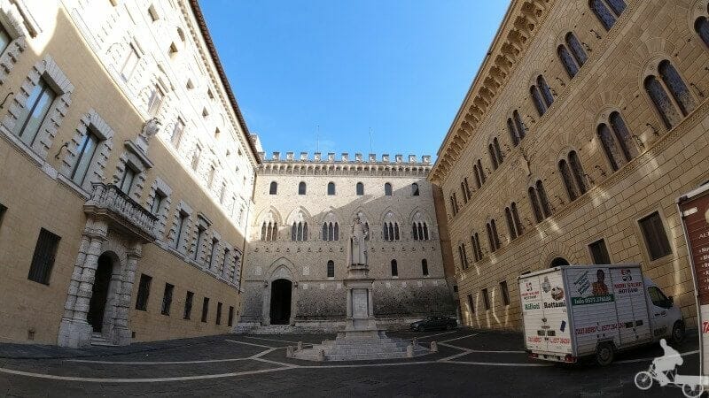 Plaza y Palacio Salimbeni - qué ver en Siena en un día
