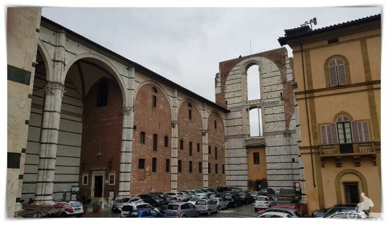 plaza Giacomo della Quercia en Siena