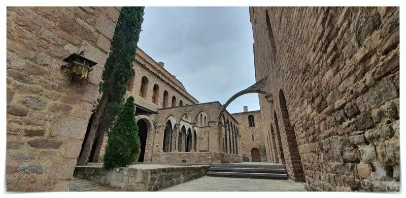 claustro del castillo de cardona