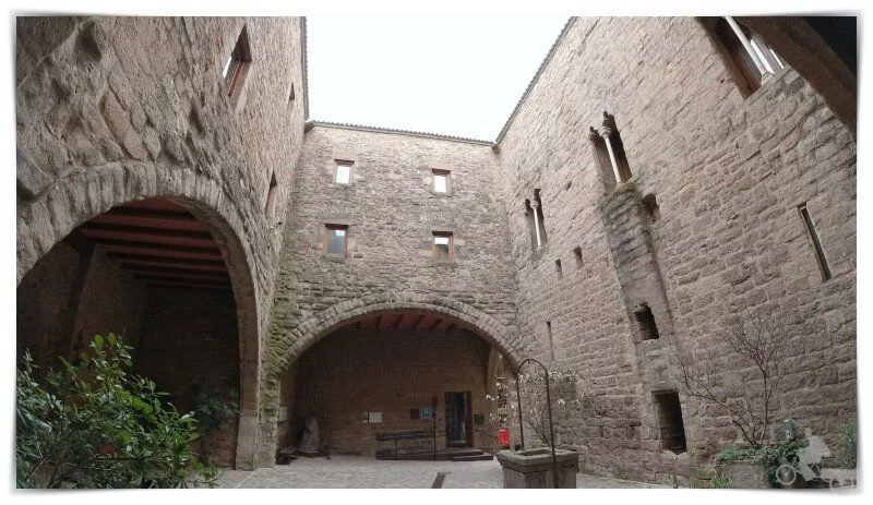 patio ducal del Castillo de Cardona