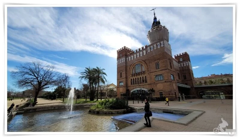Museo de Zoología - Castell dels Tres Dragons