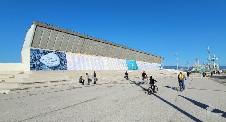 Parapeto de los ejecutados en Barcelona - parque del forum