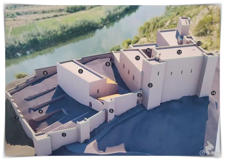 partes del castillo de Miravet