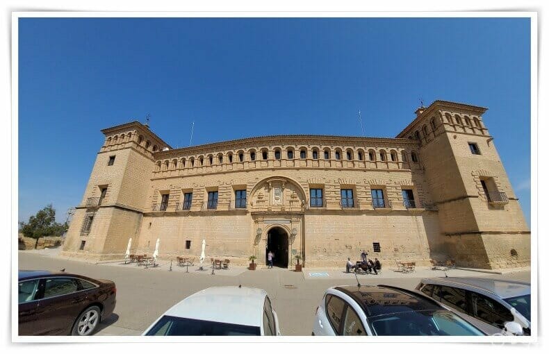 aparcar castillo parador de Alcañiz